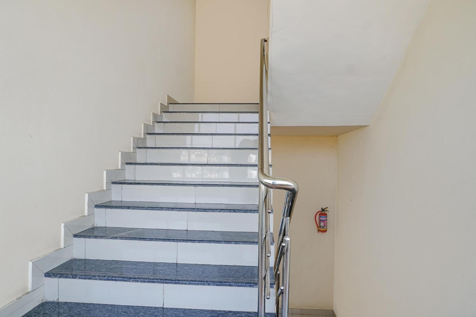 Fabexpress Vaishnav Inn Talegaon Dabhade エクステリア 写真